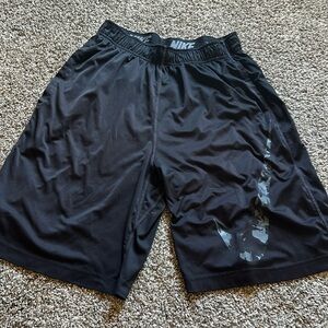 Men’s small Nike shorts